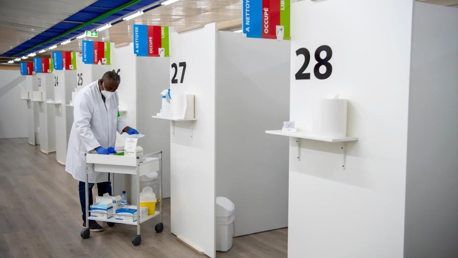 Suiza cierra bares, restaurantes hasta fin de febrero