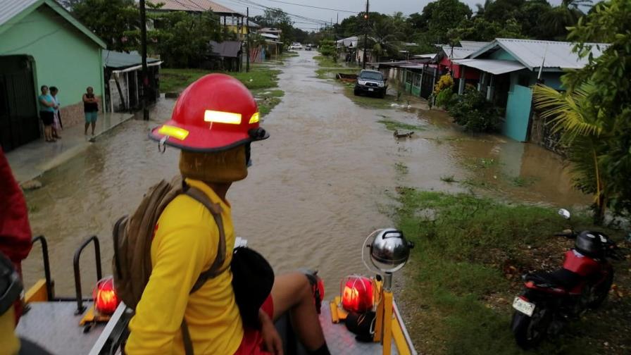 Cerca de 200 personas evacuadas en Honduras por las lluvias del huracán Eta