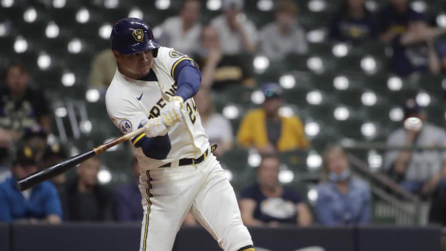 Cerveceros vencen 5-3 a Padres, que ven el fin de su racha