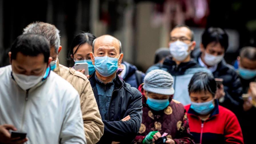 Suben a más de 1,800 los muertos en China por el nuevo coronavirus Suben a más de 1,800 los muertos en China por el nuevo coronavirus