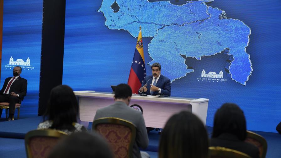Maduro es optimista sobre diálogo con opositores
