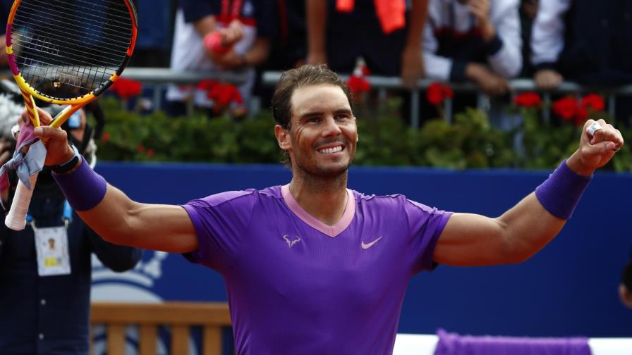 Nadal arrolla a Carreño y disputará la final de Barcelona contra Tsitsipas Nadal arrolla a Carreño y disputará la final de Barcelona contra Tsitsipas