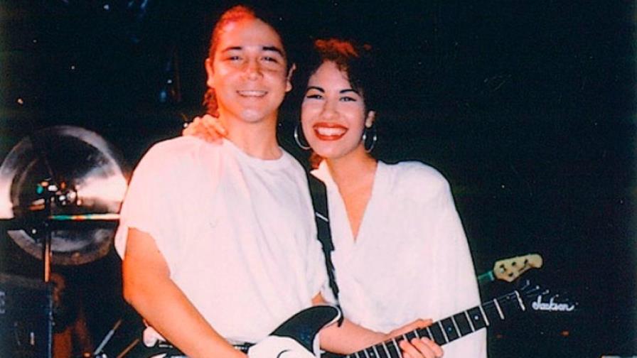 Viudo de Selena comparte foto inédita de la artista y en las redes alucinan 