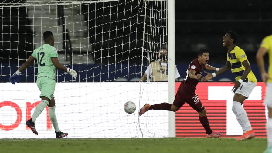 La esforzada Venezuela remonta 2 veces y empata con Ecuador