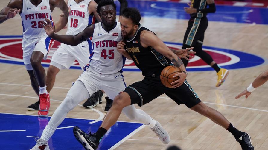 Pistons rompen racha de reveses y ganan 111-97 a Grizzlies