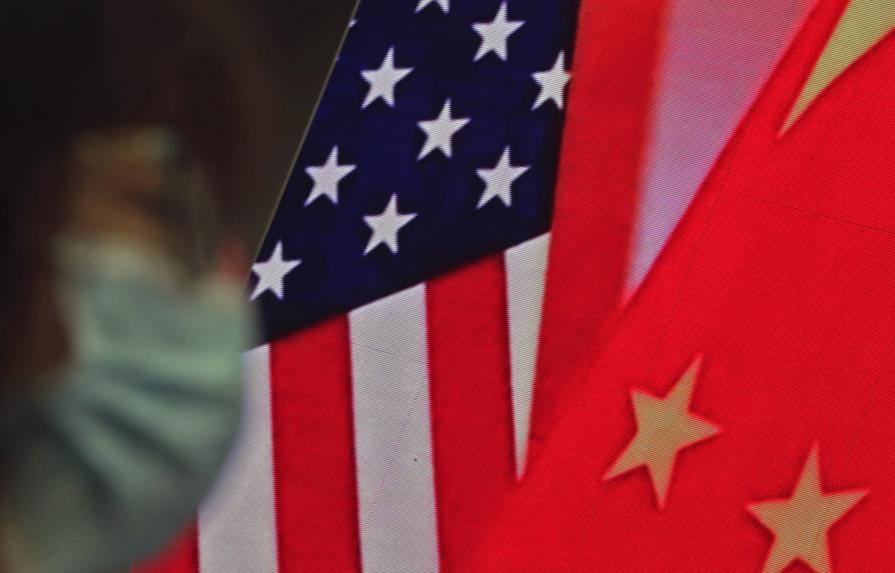China niega que hizo pruebas anales a diplomáticos de EEUU