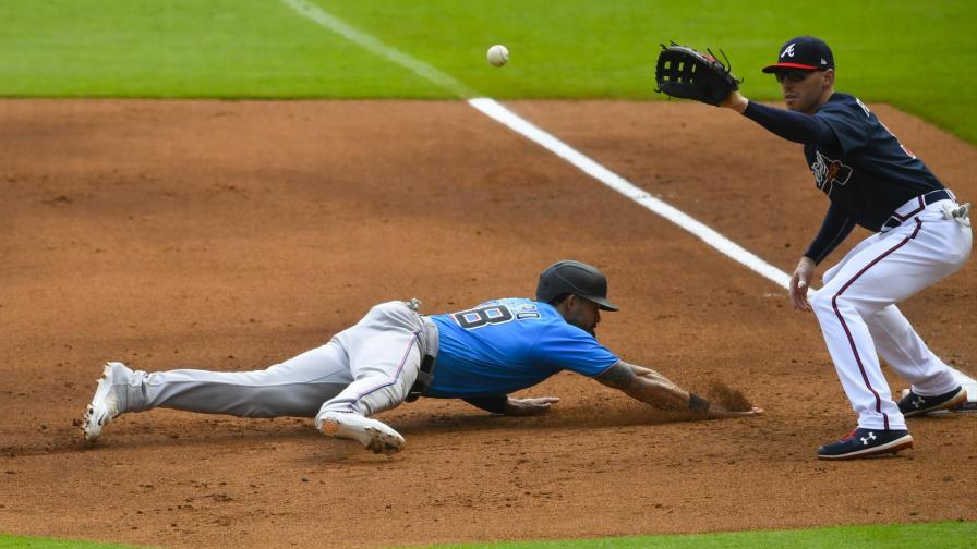 Marlins colocan a colombiano Alfaro en lista de lesionados