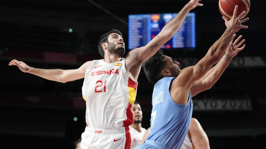 España deja a Argentina al borde del abismo en el baloncesto