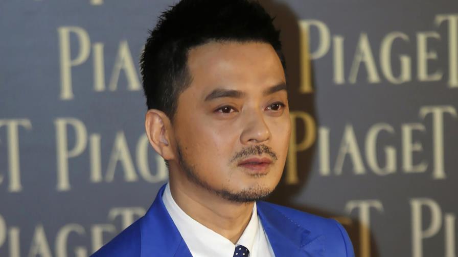 Detenido por corrupción un cantante y activista de Hong Kong
