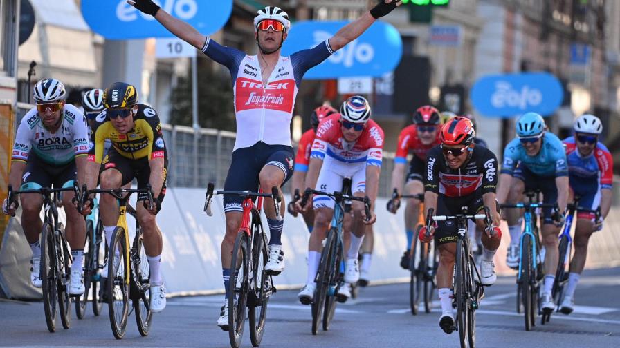 Stuyven vence a los favoritos y se lleva la Milán-San Remo