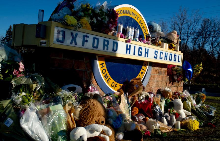 Abrirán pesquisa externa por tiroteo en escuela de Michigan