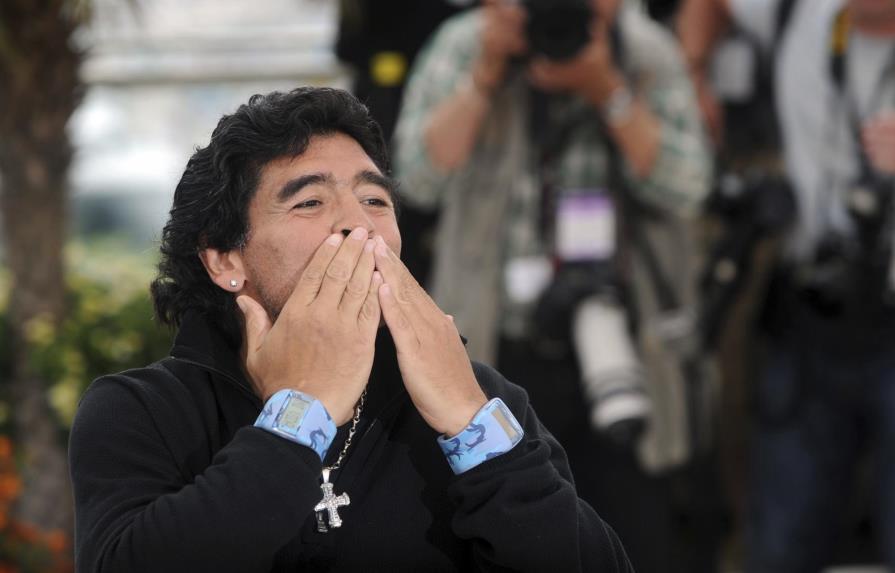 Congoja mundial tras muerte de Maradona; dicen es “eterno”