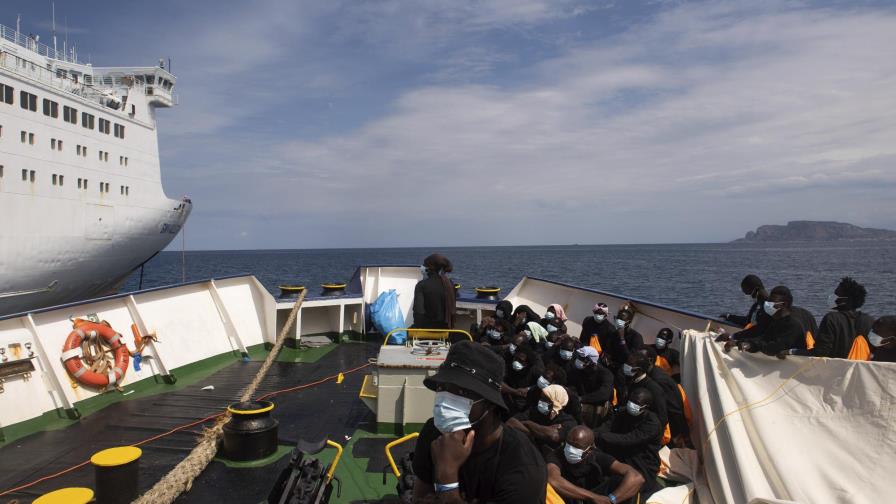 Grupos: bloqueo de buque de rescate migrante es político