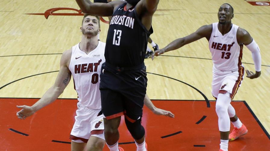 Harden y Westbrook lideran triunfo de los Rockets