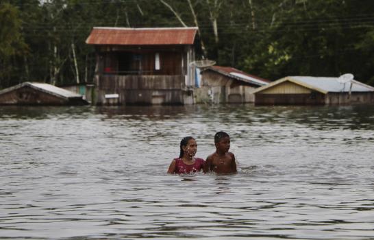 AP Fotos: Inundaciones azotan región de Amazonía brasileña