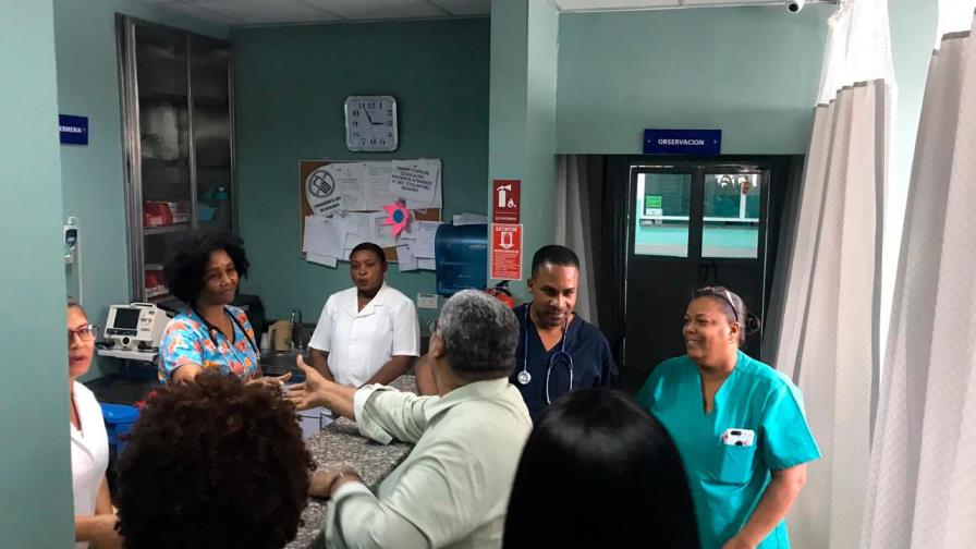 Director del SNS supervisa hospitales de la provincia Independencia