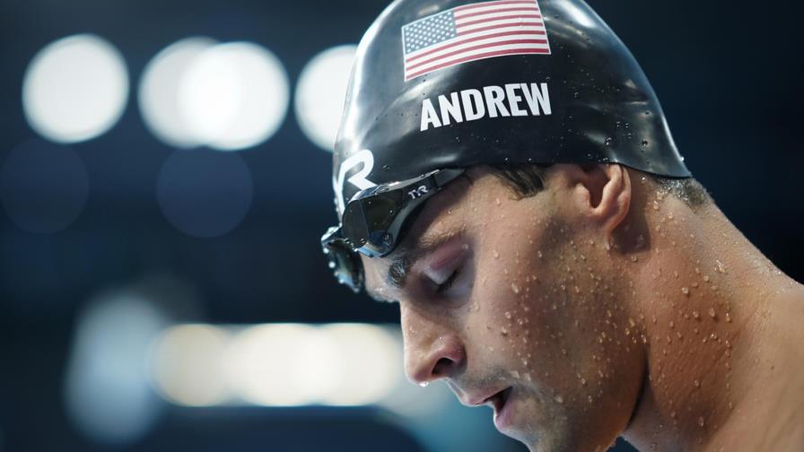 Nadador estadounidense Andrew, sin mascarilla en entrevistas