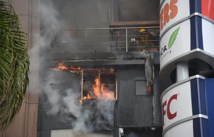 Incendio en la torre Acrópolis fue eliminado en su totalidad sin víctimas ni lesionados 