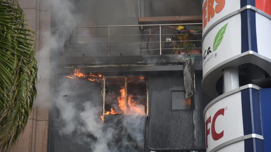 Incendio en la torre Acrópolis fue eliminado en su totalidad sin víctimas ni lesionados Incendio en la torre Acrópolis fue eliminado en su totalidad sin víctimas ni lesionados