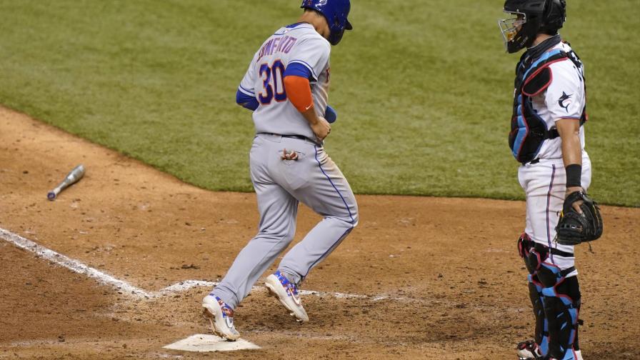 Jonrón de Conforto en la 9na da victoria a Mets