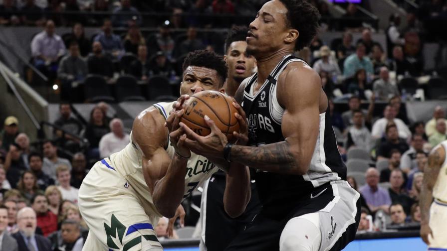 Spurs lucen con los triples y sorprenden a Bucks