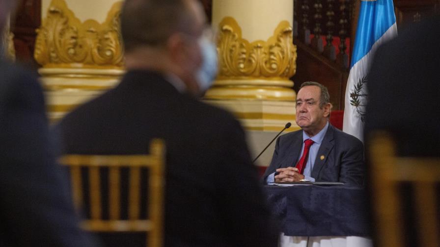 Fiscalía de Guatemala indaga presuntos sobornos a presidente Fiscalía de Guatemala indaga presuntos sobornos a presidente