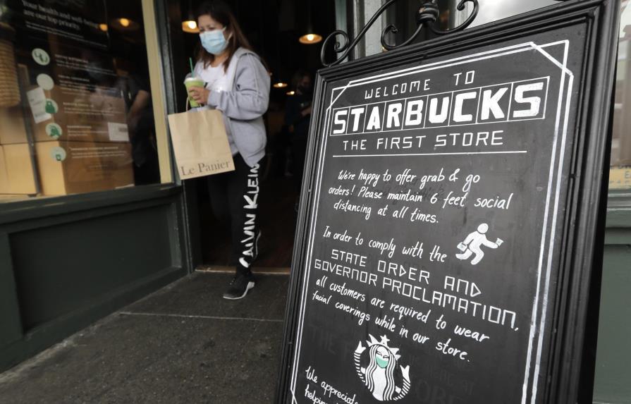 Starbucks exigirá a clientes portar mascarillas en EEUU