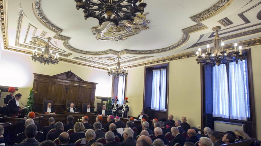 Vaticano juzga penalmente a 2 sacerdotes por abuso sexual