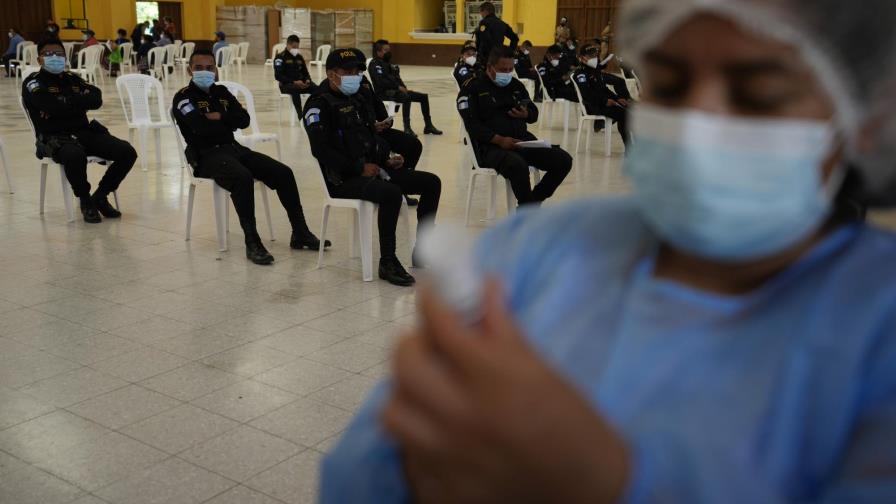 EEUU dona a Guatemala 3 millones más de vacunas contra COVID EEUU dona a Guatemala 3 millones más de vacunas contra COVID