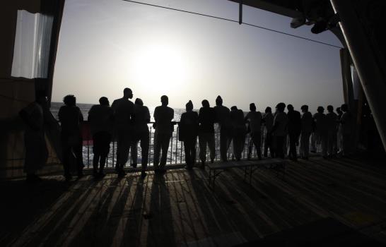 Migrantes detenidos en Libia sufren chantajes y golpizas