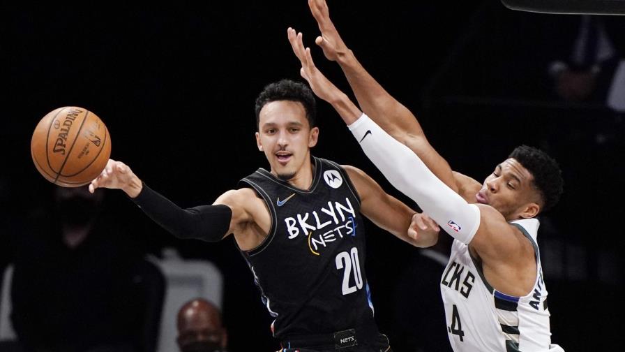 Nets envían a Shamet a Suns por Carter y derechos por Sharpe