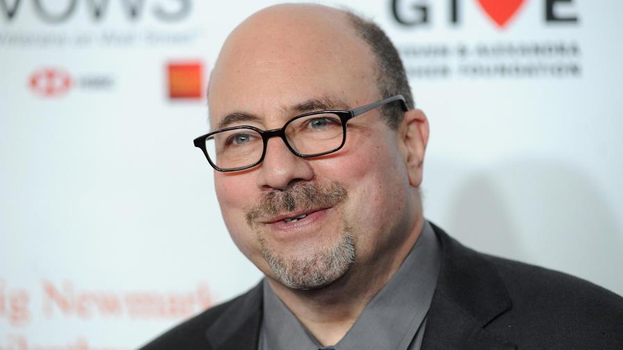 Fundador de Craigslist apoya lucha contra noticias falsas