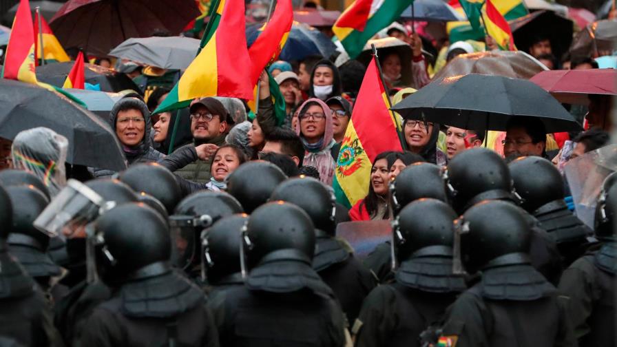 Bolivia vive un día de paros por un fraude que Morales reta a que se pruebe