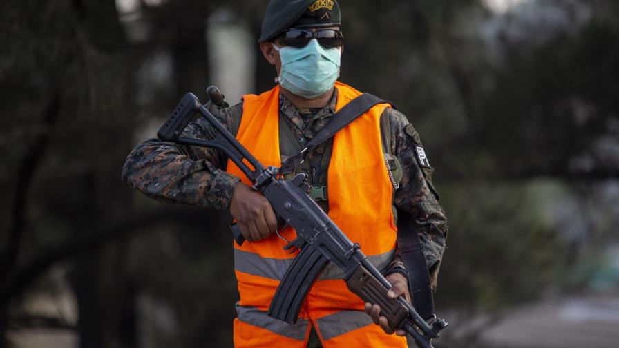 Detenidos en Guatemala y 80 médicos con COVID-19 en Chile Detenidos en Guatemala y 80 médicos con COVID-19 en Chile