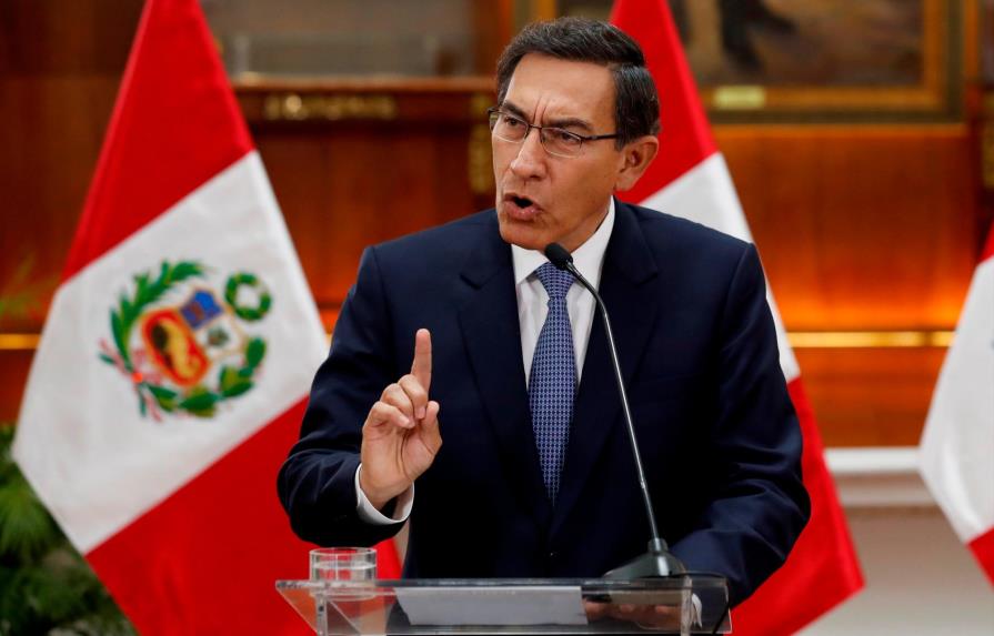 El presidente de Perú enfrentará un juicio de destitución por “incapacidad moral”