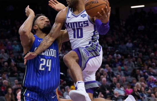 NBA-Resumen: Con 20 puntos de Fox, Kings frenan racha de 4 derrotas