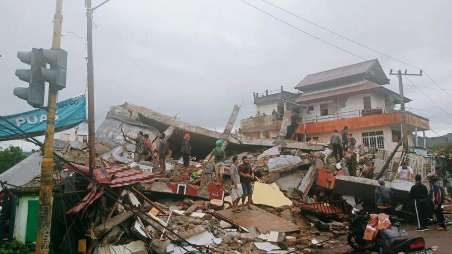 Sismo en Indonesia deja al menos 3 muertos y 200 heridos