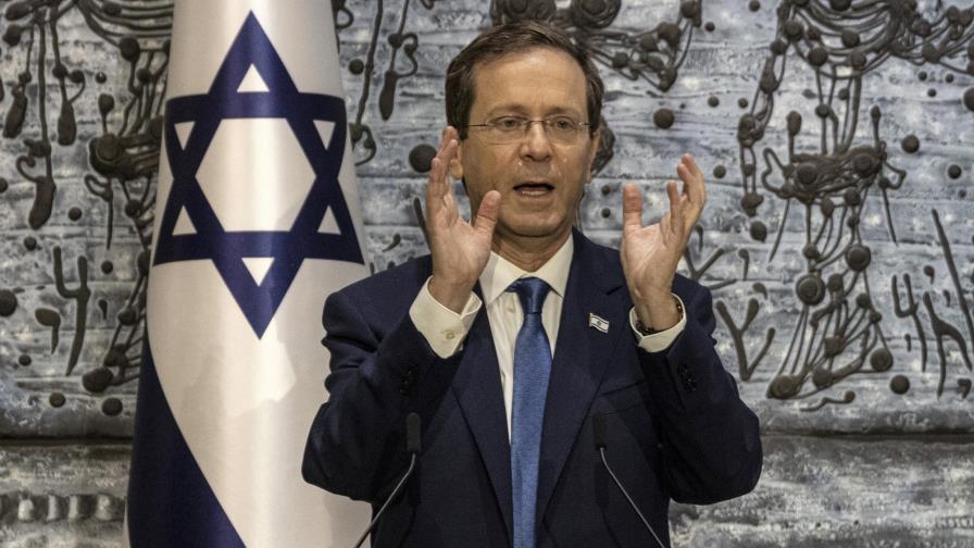 Israel congela fondos que dice van a familias de atacantes
