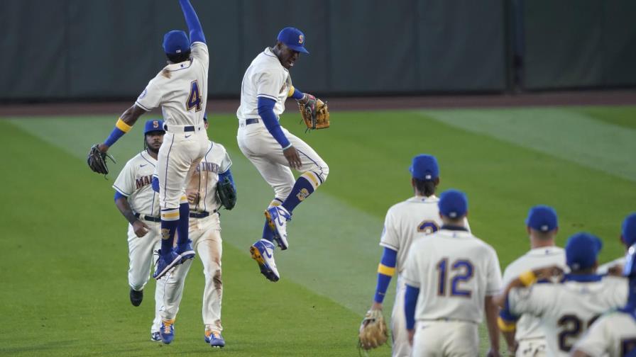 Jonrones de Seager y Lewis impulsan a Marineros