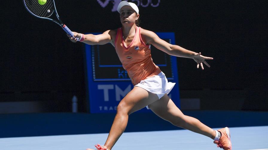 Barty, Osaka ganan en 3 sets en torneos previos a Australia