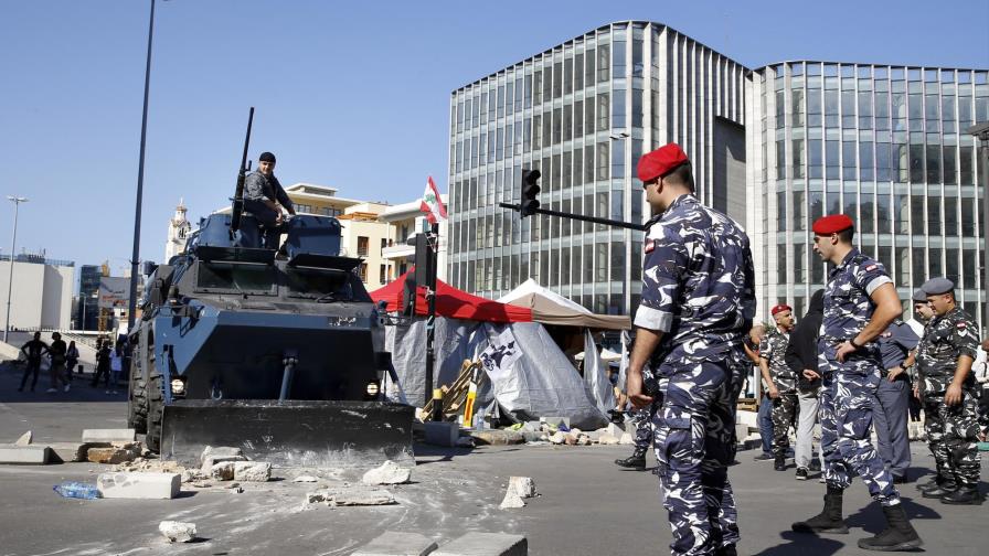 Ejército libanés reabre avenidas tras renuncia de premier Ejército libanés reabre avenidas tras renuncia de premier
