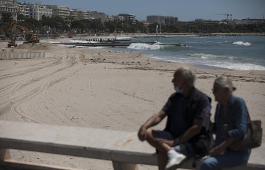Cannes vacío el día que debió empezar festival