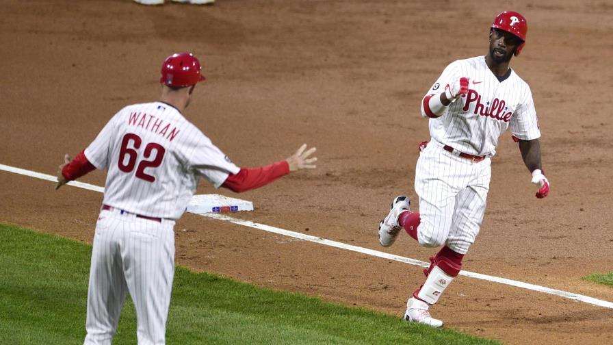 McCutchen conecta 2 jonrones; Filis superan a Cerveceros