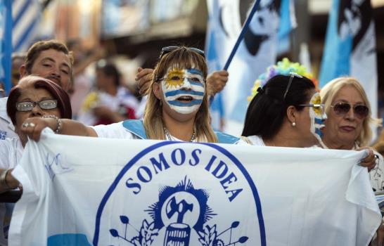 El surfer que sueña con ser presidente de Uruguay El surfer que sueña con ser presidente de Uruguay
