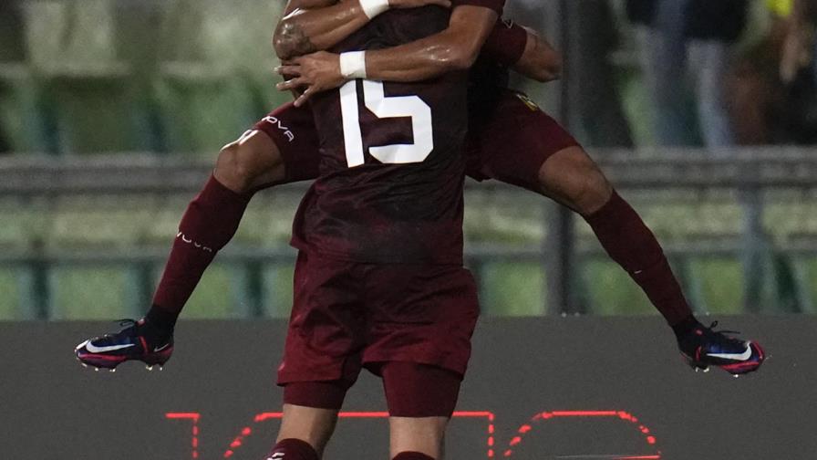 Brasil remontó ante Venezuela y sigue perfecto