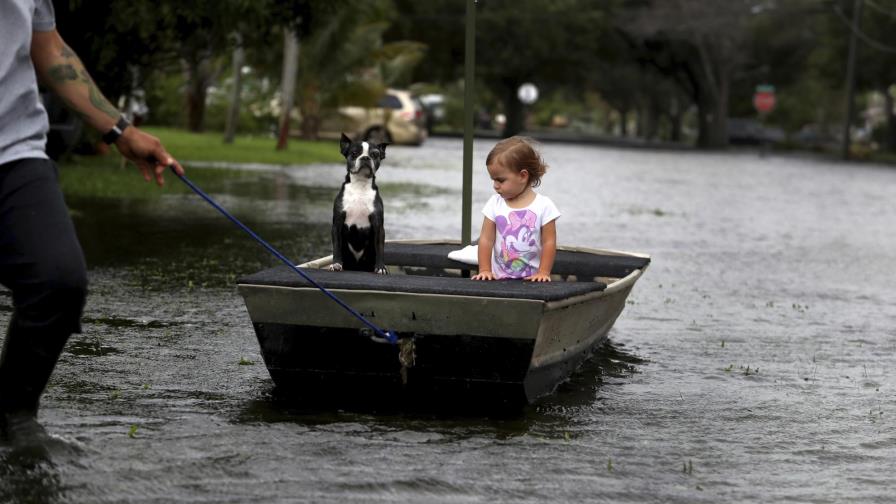 Florida lidia con inundaciones tras los aguaceros de Eta
