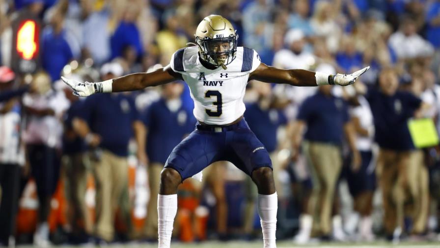 Pentágono autoriza a Cameron Kinley jugar en la NFL