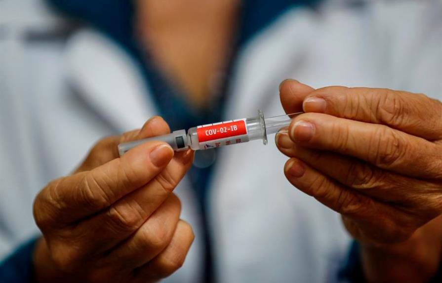 OMS cree que vacuna anticovid no estará disponible masivamente antes de 2022
