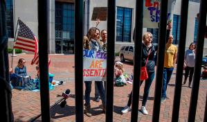 Las manifestaciones contra el confinamiento se multiplican en EEUU