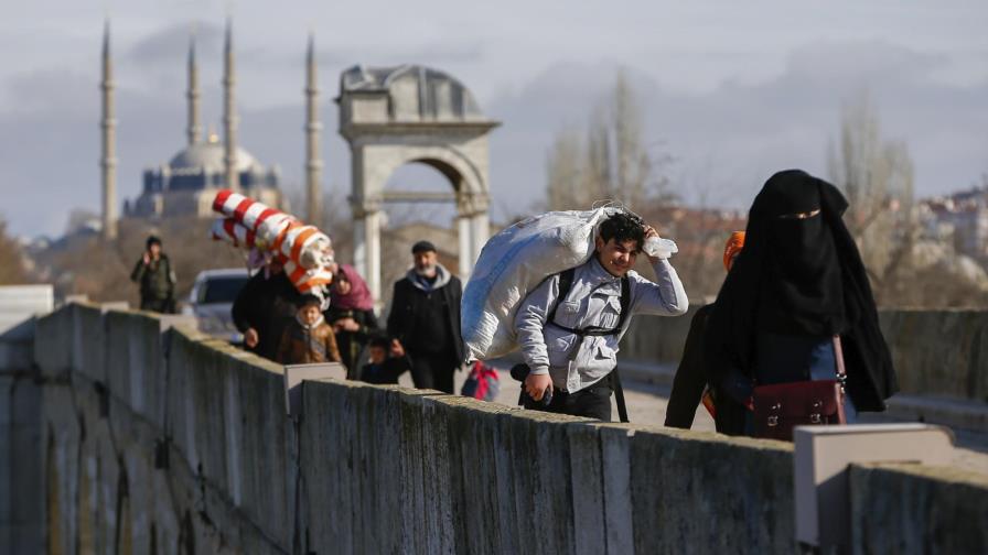 Turquía despliega fuerzas especiales en frontera con Grecia Turquía despliega fuerzas especiales en frontera con Grecia